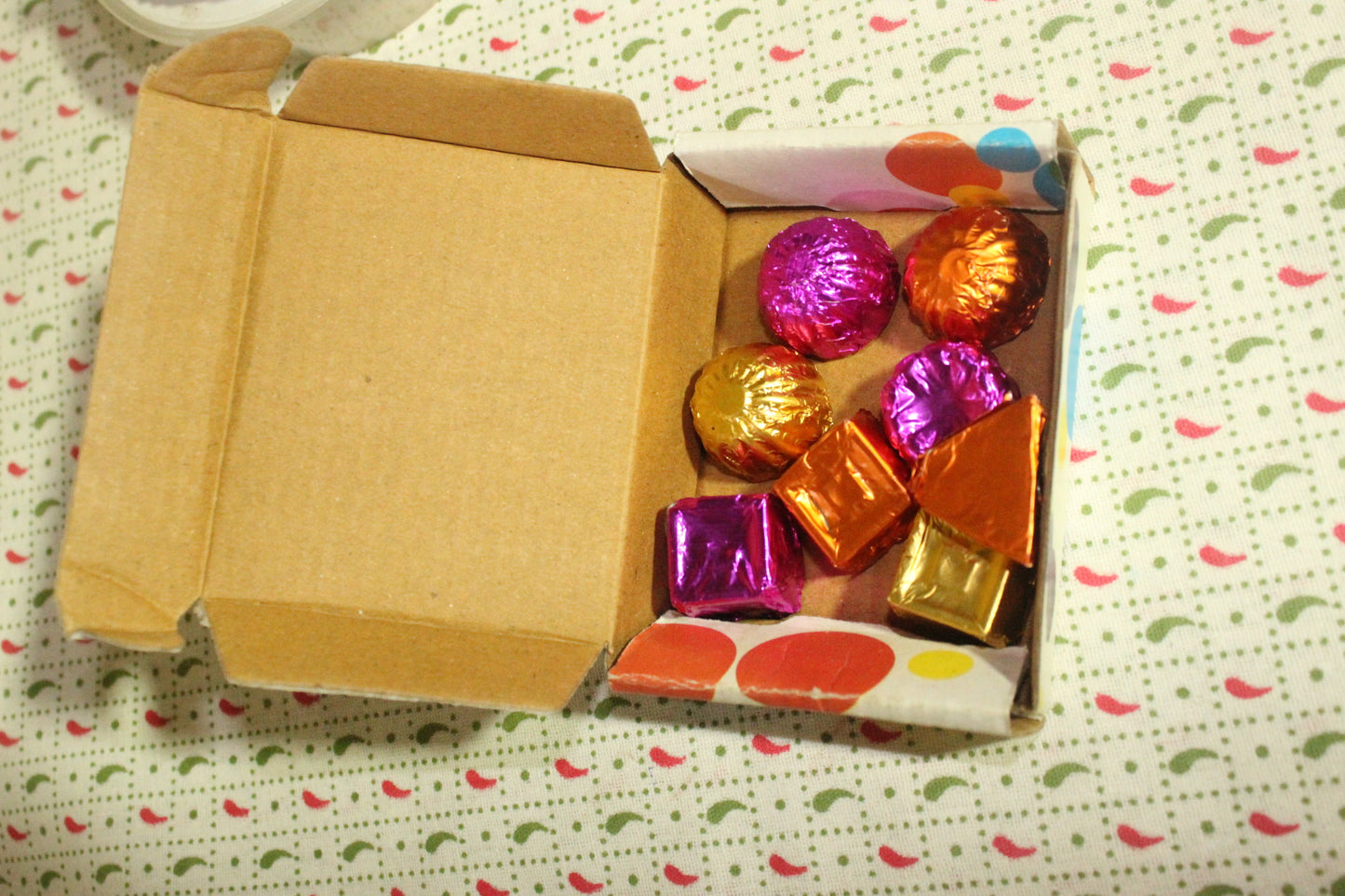 Ooty's Finest Chocolate Gift Box | Handcrafted Delights,Assorted molding chocolate with colour wrappers OotyMade.com