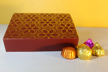 Load image into Gallery viewer, Ooty&#39;s Finest Chocolate Gift Box | Handcrafted Delights,Assorted molding chocolate with colour wrappers OotyMade.com

