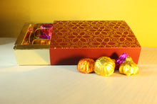 Load image into Gallery viewer, Ooty&#39;s Finest Chocolate Gift Box | Handcrafted Delights,Assorted molding chocolate with colour wrappers OotyMade.com
